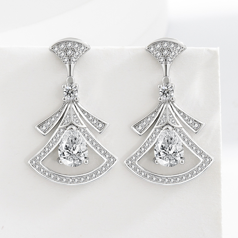 절묘한 다이아몬드 세팅 부채 모양의 925 스털링 실버 - Body Jewelry Kit 리뷰 및 가격